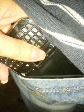 Minori deposedaţi de telefoanele mobile